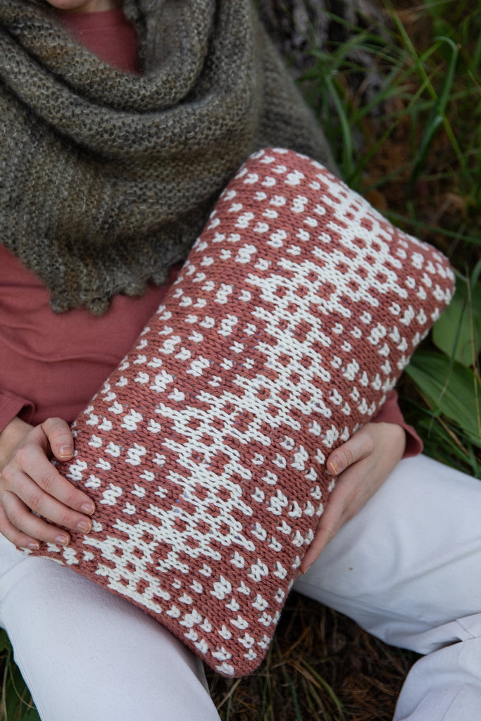 Laine 52 Weeks of Chunky Knits - 978 - 952 - 7580 - 12 - 7 | Knitting Book at Michigan Fine Yarns