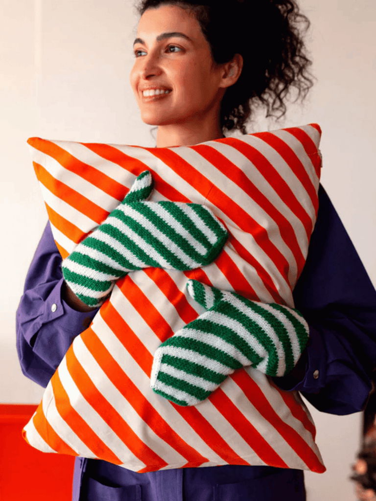 Laine Beloved Patterns Magazine Issue 1 / 2025 - 2954-3290 | Knitting Book at Michigan Fine Yarns