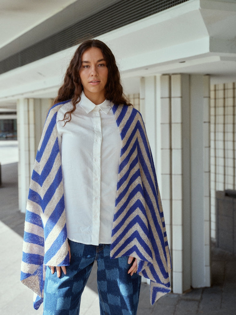Laine Laine Magazine Issue 26: Crossing Paths - | Knitting Book at Michigan Fine Yarns