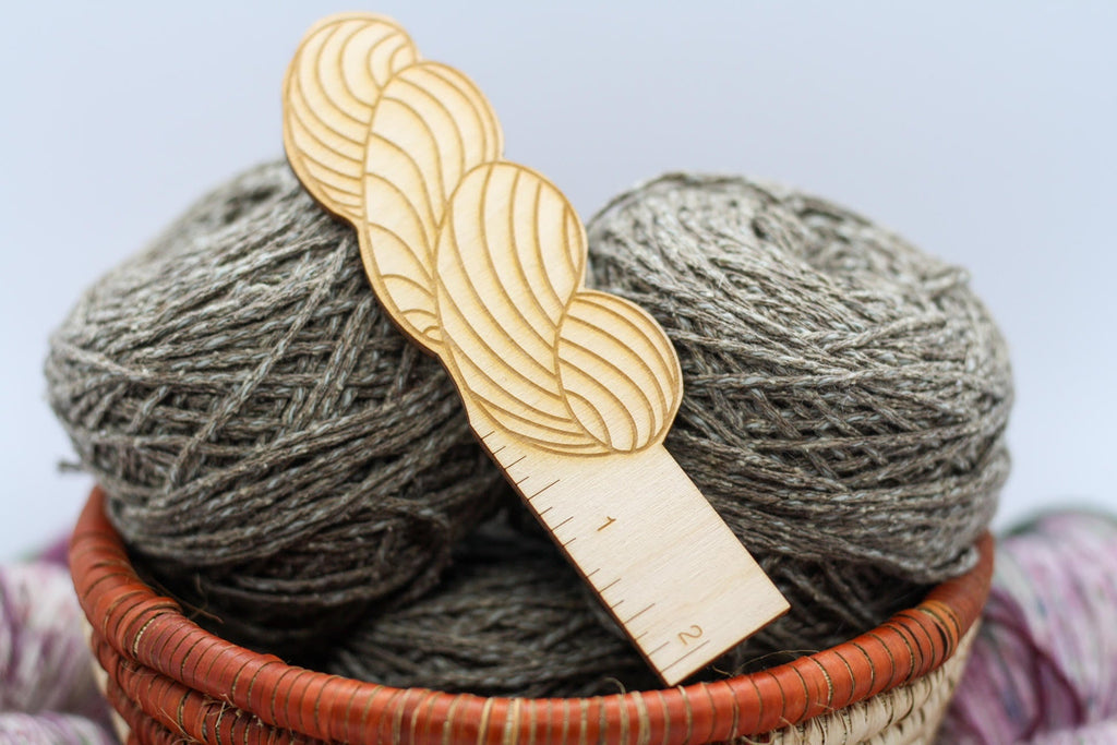 Ewe Knit Knacks Get Twisted Yarn Gauge - 01303338 | Accessories at Michigan Fine Yarns