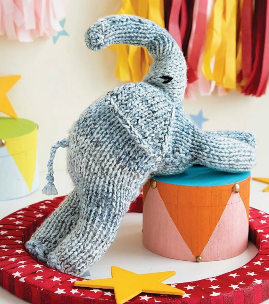  2 Set Crochet Kit Animals, DIY Crochet Kit For Beginners, Cute Animal  Kit Elephant and Penguin Starter Pack With Yarn Balls, Crochet Hooks,  stitch markers, Needles, Accessories Kit for Beginners